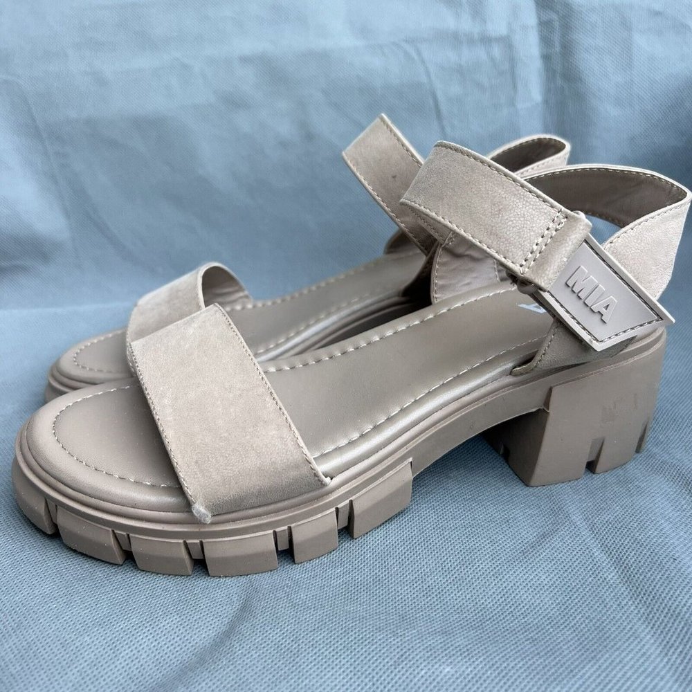 Mia Platform Chunky Lug Sole Ankle Strap Sandals Stone Gray Size 8 Shoes - Picture 1 of 8